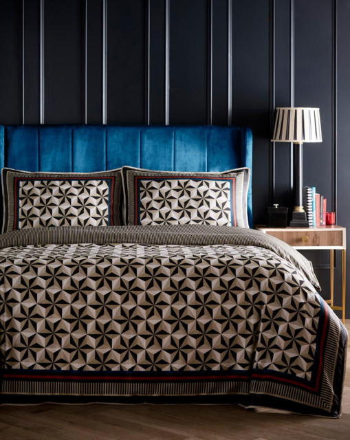 Laurence Bowen Hero Duvet Cover Set Black - Laurence Llewelyn-Bowen - Size: DOUBLE - image 1