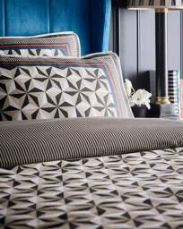 Laurence Bowen Hero Duvet Cover Set Black - Laurence Llewelyn-Bowen - Size: DOUBLE - thumbnail 3