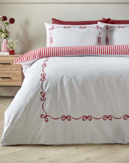 CL Bow Embroidery Duvet Set WHT/RED White/Red - Catherine Lansfield - Size: SINGLE - image 1