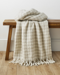 Faux Mohair Houndstooth Throw Grey - JD Williams - Size: 120X150