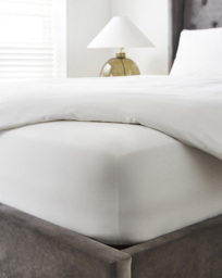 Hotel 300TC Extra Deep 38cm Fitted Sheet White - Hotel Collection - Size: DOUBLE - thumbnail 1