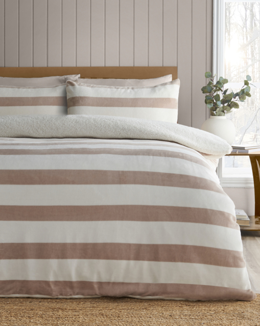 CL Cosy Sherpa Stripe Duvet Cover Set Natural - Catherine Lansfield - Size: S KING - image 1
