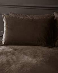 CL Kingsley Matt Velvet Duvet Set Chocolate - Catherine Lansfield - Size: SINGLE - thumbnail 4