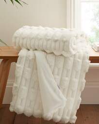 Bianca Carved Faux Fur Throw Cream - Bianca - Size: 150X200 - thumbnail 1