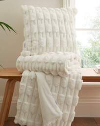 Bianca Carved Faux Fur Throw Cream - Bianca - Size: 150X200 - thumbnail 2