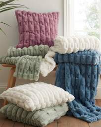 Bianca Carved Faux Fur Throw Cream - Bianca - Size: 150X200 - thumbnail 5
