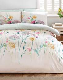 Catherine Lansfield Floral Duvet Set Bright - Catherine Lansfield - Size: KING