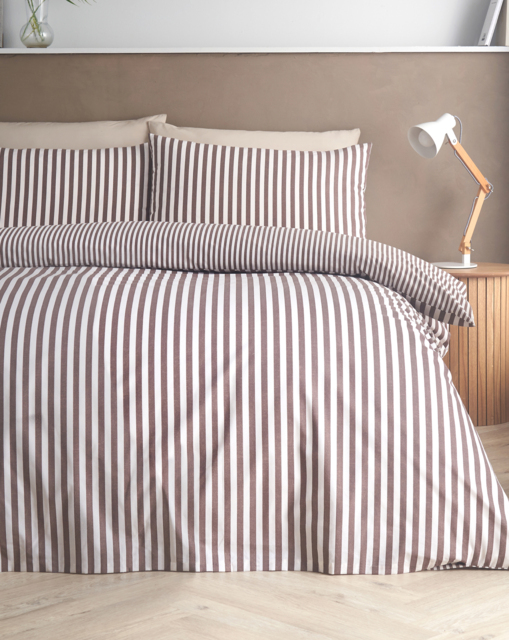 CL Epping Textured Stripe Duvet CHOC Chocolate - Catherine Lansfield - Size: KING - image 1