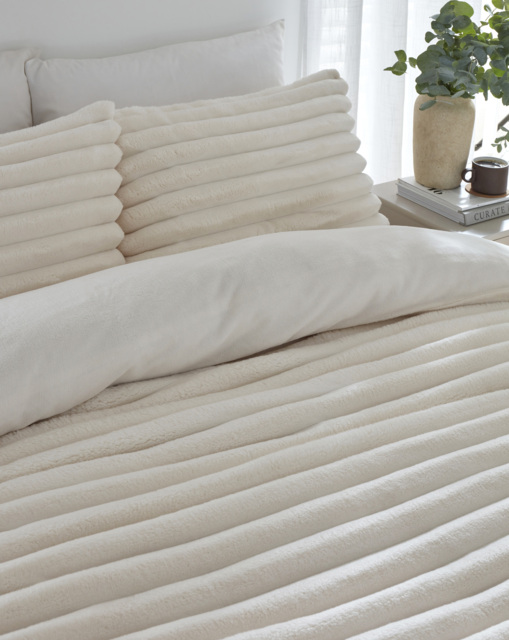 Oakley Fleece Duvet Cover Set Cream - JD Williams - Size: S KING - image 1