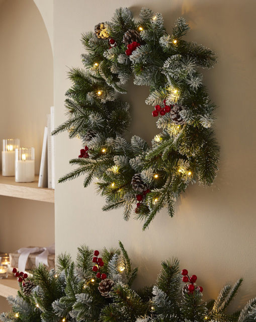 Salzburg Pre-Lit Wreath Green - FESTIVE - image 1