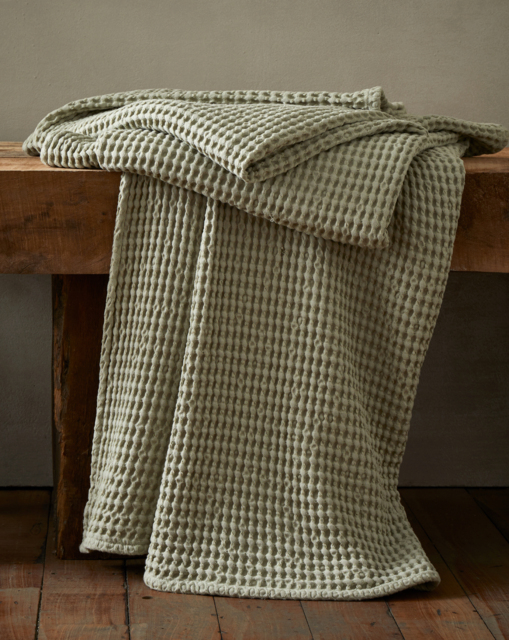 Pineapple Elephant Jaipur Waffle Throw Sage - Pineapple Elephant - Size: 150X200 - image 1