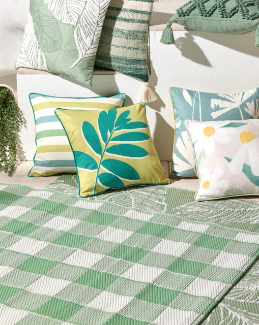 Gingham Outdoor Rug Green - Dreams & Drapes - Size: 120X170 - image 1