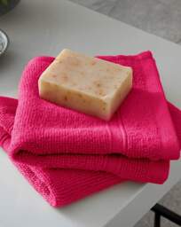 Catherine Lansfield Zero Twist Towel HOT Pink - Catherine Lansfield - Size: Pair Bath Sheets - thumbnail 1
