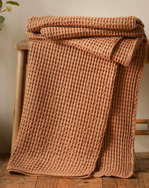 Pineapple Elephant Jaipur Waffle Throw Caramel - Pineapple Elephant - Size: 150X200 - image 1