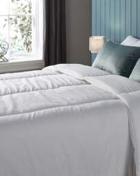 Downland Luxury Waffle 10.5 Tog Duvet White - Downland - Size: DOUBLE - thumbnail 4