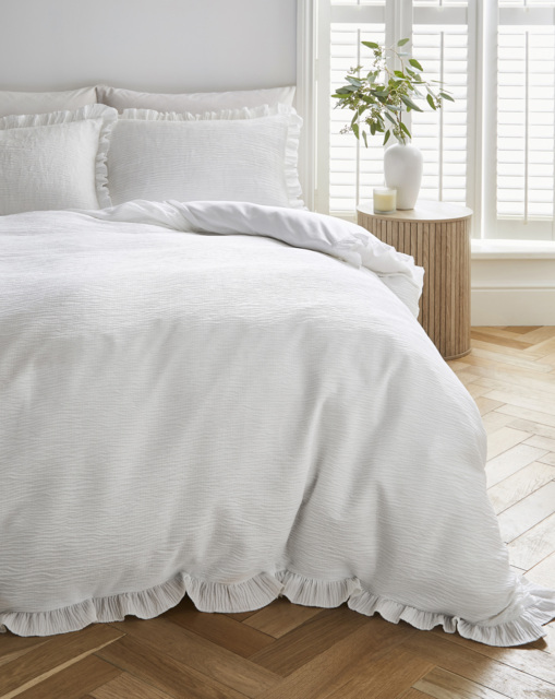 Crinkle Ruffled Edge Duvet Set White - JD Williams - Size: SINGLE - image 1