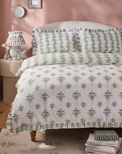 CK Cath Crest Floral Duvet Cover Set Green - Cath Kidston - Size: S KING - image 1