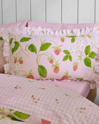 Catherine Lansfield Strawberry Duvet Set Pink - Catherine Lansfield - Size: S KING - thumbnail 4