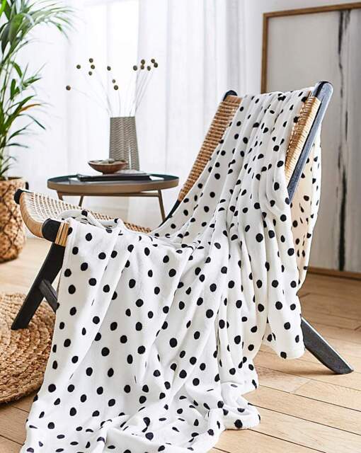 Polka Dot Fleece Throw Monochrome - JD Williams - Size: 130X150 - image 1