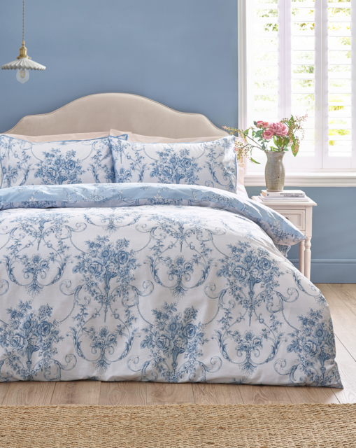 Catherine Lansfield Damask Duvet Set Blue - Catherine Lansfield - Size: S KING - image 1