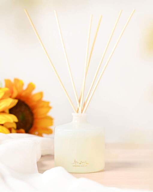 The London Wax Company Floral Diffuser White - The London Wax Company - image 1