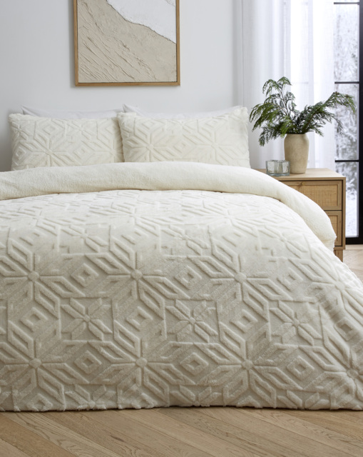 Tufted Snowflake Fleece Duvet Set Cream - JD Williams - Size: KING - image 1