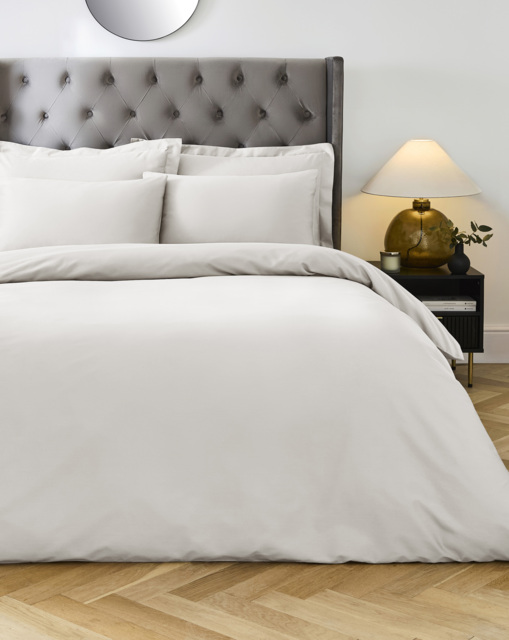 Hotel 300TC Duvet Cover Ivory - Hotel Collection - Size: DOUBLE
