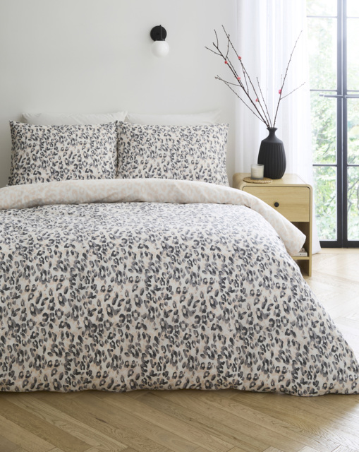 Roar Leopard Reversible Duvet Cover Set Blush - JD Williams - Size: DOUBLE - image 1