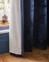 Catherine Lansfield Velvet Curtains Navy - Catherine Lansfield - Size: 168 x 137cm - thumbnail 4