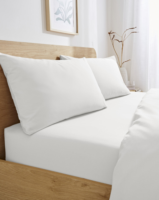Non Iron Plain Dye 30cm Fitted Sheet White - JD Williams - Size: DOUBLE - image 1