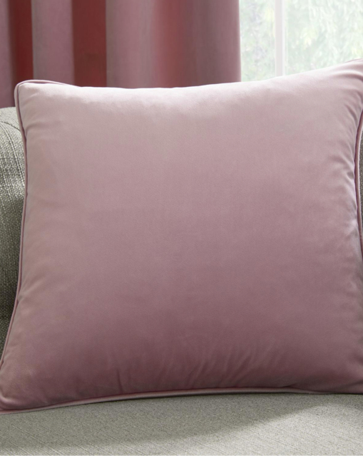 Laurence Bowen Montrose Filled Cushion Blush - Laurence Llewelyn-Bowen - Size: 43X43 - image 1