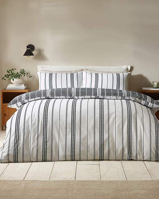 Catherine Lansfield Harbour Duvet Set Black - Catherine Lansfield - Size: SINGLE - image 1