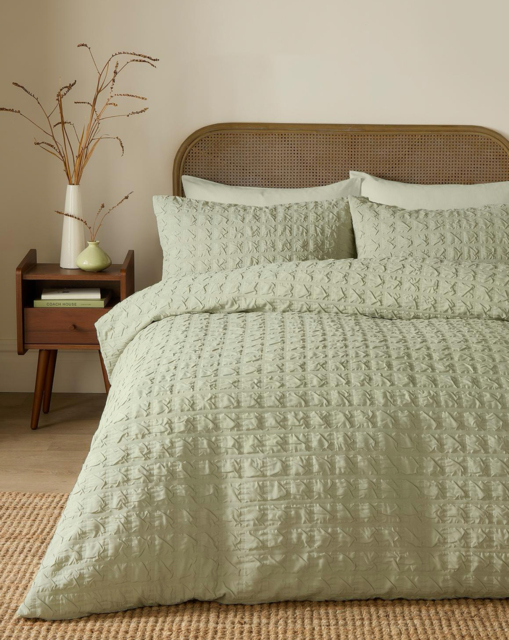 Serene Embossed Grid Duvet Cover Set Green - Serene - Size: SINGLE - image 1