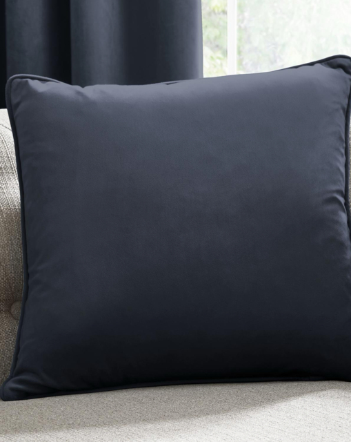 Laurence Bowen Montrose Filled Cushion Navy - Laurence Llewelyn-Bowen - Size: 43X43 - image 1