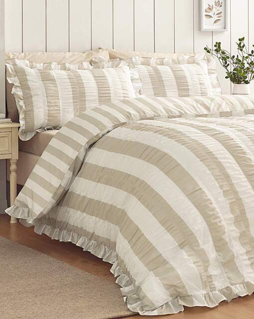 Catherine Lansfield Seersucker Duvet Set Natural - Catherine Lansfield - Size: KING - image 1