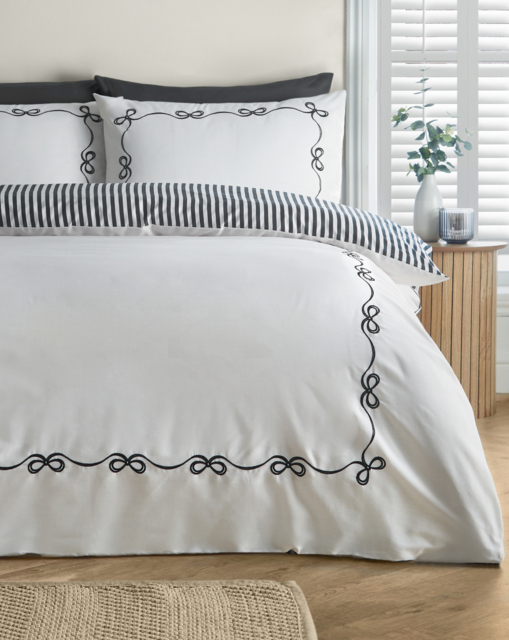 CL Bow Embroidery Duvet Set CRM/BLK Cream/Black - Catherine Lansfield - Size: DOUBLE - image 1