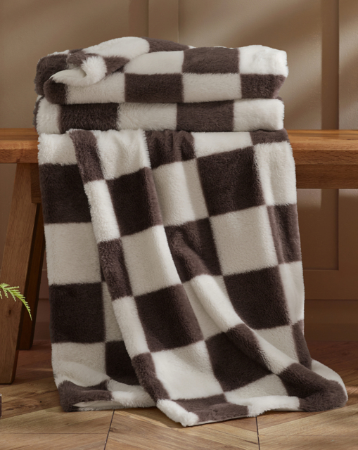 Catherine Lansfield Checkerboard Throw Chocolate - Catherine Lansfield - Size: 130X170 - image 1
