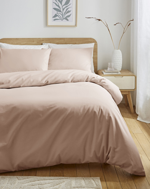 Non Iron Plain Dye Duvet Cover Blush - JD Williams - Size: S KING - image 1