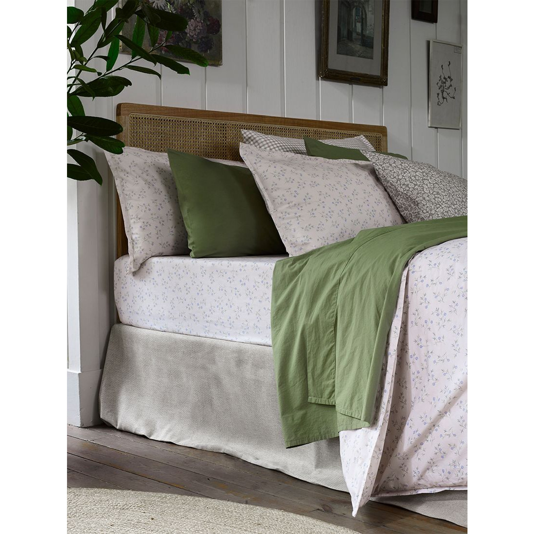 Piglet in Bed Spring Sprig Cotton Fitted Sheet - image 1