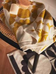 Orla Kiely Scallop Flower Bath Mat - thumbnail 4