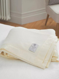 John Atkinson by Hainsworth Empress Merino Wool Blanket, Winter White - thumbnail 5