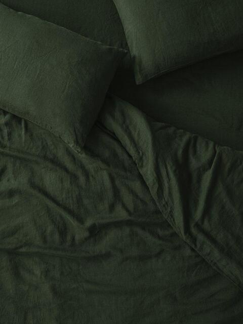 Piglet in Bed Plain Linen Bedding - image 1