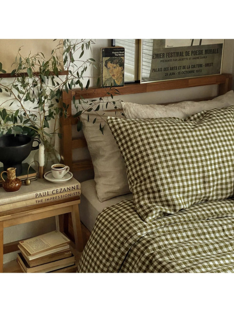 Piglet in Bed Gingham Linen Blend Fitted Sheet - image 1