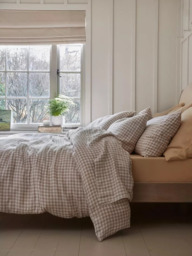 Piglet in Bed Gingham Linen Bedding - thumbnail 1