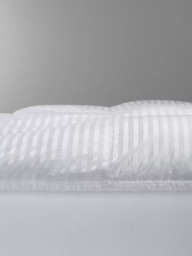 John Lewis The Natural Collection Dual Tog Hungarian Goose Down Duvet, 4.5/10.5 Tog - thumbnail 2