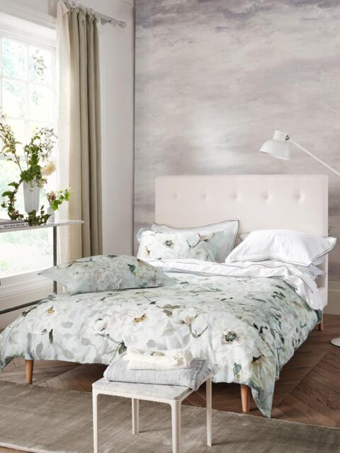 Designers Guild Fleur 250 Thread Count Duvet Cover Set, Blanche - image 1