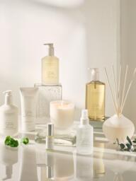The White Company Spa Restore Candle, 270g - thumbnail 3