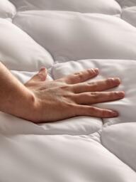 Sealy Airflow Mattress Topper - thumbnail 3