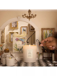 Jo Malone London Special Edition English Pear & Freesia Scented Candle, 200g - thumbnail 3