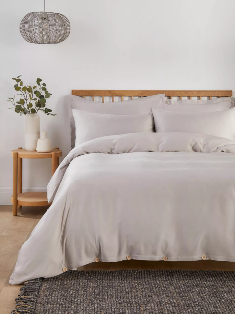 Pretty You Bamboo Bedding Set - image 1